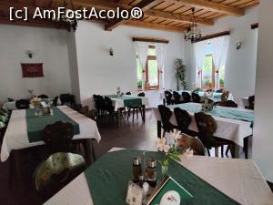 [P30] Conacul Secuiesc; interior restaurant » foto by crismis
 - 
<span class="allrVoted glyphicon glyphicon-heart hidden" id="av1389684"></span>
<a class="m-l-10 hidden" id="sv1389684" onclick="voting_Foto_DelVot(,1389684,26658)" role="button">șterge vot <span class="glyphicon glyphicon-remove"></span></a>
<a id="v91389684" class=" c-red"  onclick="voting_Foto_SetVot(1389684)" role="button"><span class="glyphicon glyphicon-heart-empty"></span> <b>LIKE</b> = Votează poza</a> <img class="hidden"  id="f1389684W9" src="/imagini/loader.gif" border="0" /><span class="AjErrMes hidden" id="e1389684ErM"></span>