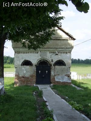 [P13] Mănăstirea Hotărani - Biserica "Sfinții Voievozi", aleea spre intrare. » foto by iulianic
 - 
<span class="allrVoted glyphicon glyphicon-heart hidden" id="av1211713"></span>
<a class="m-l-10 hidden" id="sv1211713" onclick="voting_Foto_DelVot(,1211713,26701)" role="button">șterge vot <span class="glyphicon glyphicon-remove"></span></a>
<a id="v91211713" class=" c-red"  onclick="voting_Foto_SetVot(1211713)" role="button"><span class="glyphicon glyphicon-heart-empty"></span> <b>LIKE</b> = Votează poza</a> <img class="hidden"  id="f1211713W9" src="/imagini/loader.gif" border="0" /><span class="AjErrMes hidden" id="e1211713ErM"></span>