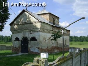 [P15] Mănăstirea Hotărani - Biserica "Sfinții Voievozi". În curte, fântâna cu cumpănă. » foto by iulianic
 - 
<span class="allrVoted glyphicon glyphicon-heart hidden" id="av1211715"></span>
<a class="m-l-10 hidden" id="sv1211715" onclick="voting_Foto_DelVot(,1211715,26701)" role="button">șterge vot <span class="glyphicon glyphicon-remove"></span></a>
<a id="v91211715" class=" c-red"  onclick="voting_Foto_SetVot(1211715)" role="button"><span class="glyphicon glyphicon-heart-empty"></span> <b>LIKE</b> = Votează poza</a> <img class="hidden"  id="f1211715W9" src="/imagini/loader.gif" border="0" /><span class="AjErrMes hidden" id="e1211715ErM"></span>