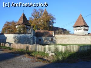 [P01] Cincșor - Biserica Evanghelică fortificată. Vedere din exterior. » foto by iulianic
 - 
<span class="allrVoted glyphicon glyphicon-heart hidden" id="av1339379"></span>
<a class="m-l-10 hidden" id="sv1339379" onclick="voting_Foto_DelVot(,1339379,26703)" role="button">șterge vot <span class="glyphicon glyphicon-remove"></span></a>
<a id="v91339379" class=" c-red"  onclick="voting_Foto_SetVot(1339379)" role="button"><span class="glyphicon glyphicon-heart-empty"></span> <b>LIKE</b> = Votează poza</a> <img class="hidden"  id="f1339379W9" src="/imagini/loader.gif" border="0" /><span class="AjErrMes hidden" id="e1339379ErM"></span>