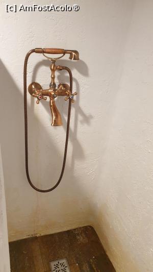 [P03] Dușul » foto by iulian68
 - 
<span class="allrVoted glyphicon glyphicon-heart hidden" id="av1476520"></span>
<a class="m-l-10 hidden" id="sv1476520" onclick="voting_Foto_DelVot(,1476520,26718)" role="button">șterge vot <span class="glyphicon glyphicon-remove"></span></a>
<a id="v91476520" class=" c-red"  onclick="voting_Foto_SetVot(1476520)" role="button"><span class="glyphicon glyphicon-heart-empty"></span> <b>LIKE</b> = Votează poza</a> <img class="hidden"  id="f1476520W9" src="/imagini/loader.gif" border="0" /><span class="AjErrMes hidden" id="e1476520ErM"></span>