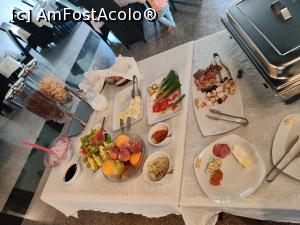 [P13] Restaurant Pensiunea Poarta Raiului4*

bufet suedez » foto by Dana2008
 - 
<span class="allrVoted glyphicon glyphicon-heart hidden" id="av1309093"></span>
<a class="m-l-10 hidden" id="sv1309093" onclick="voting_Foto_DelVot(,1309093,26798)" role="button">șterge vot <span class="glyphicon glyphicon-remove"></span></a>
<a id="v91309093" class=" c-red"  onclick="voting_Foto_SetVot(1309093)" role="button"><span class="glyphicon glyphicon-heart-empty"></span> <b>LIKE</b> = Votează poza</a> <img class="hidden"  id="f1309093W9" src="/imagini/loader.gif" border="0" /><span class="AjErrMes hidden" id="e1309093ErM"></span>