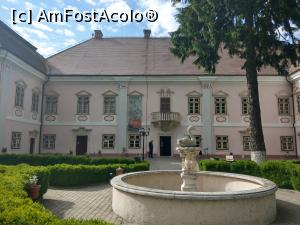 [P02] Castelul B&eacute;thlen-Magna Curia, Deva.

Frumoasa f&acirc;nt&acirc;nă de care vă spuneam. » foto by maryka
 - 
<span class="allrVoted glyphicon glyphicon-heart hidden" id="av1229975"></span>
<a class="m-l-10 hidden" id="sv1229975" onclick="voting_Foto_DelVot(,1229975,26859)" role="button">șterge vot <span class="glyphicon glyphicon-remove"></span></a>
<a id="v91229975" class=" c-red"  onclick="voting_Foto_SetVot(1229975)" role="button"><span class="glyphicon glyphicon-heart-empty"></span> <b>LIKE</b> = Votează poza</a> <img class="hidden"  id="f1229975W9" src="/imagini/loader.gif" border="0" /><span class="AjErrMes hidden" id="e1229975ErM"></span>