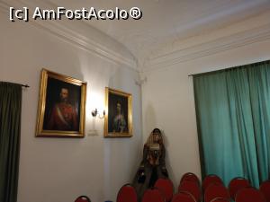 [P57] Castelul Bethlen, Sala Mare. Portretele împăratului Franz Joseph I și a împărătesei Elisabeta cunoscută sub numele de Sissi. » foto by maryka
 - 
<span class="allrVoted glyphicon glyphicon-heart hidden" id="av1230030"></span>
<a class="m-l-10 hidden" id="sv1230030" onclick="voting_Foto_DelVot(,1230030,26859)" role="button">șterge vot <span class="glyphicon glyphicon-remove"></span></a>
<a id="v91230030" class=" c-red"  onclick="voting_Foto_SetVot(1230030)" role="button"><span class="glyphicon glyphicon-heart-empty"></span> <b>LIKE</b> = Votează poza</a> <img class="hidden"  id="f1230030W9" src="/imagini/loader.gif" border="0" /><span class="AjErrMes hidden" id="e1230030ErM"></span>