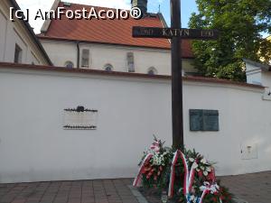 [P17] cruce si placa comemorativa la împlinirea a 50 de ani de la masacrul ofiterilor polonezi in 1940 la Katyn » foto by Yolanda
 - 
<span class="allrVoted glyphicon glyphicon-heart hidden" id="av1253693"></span>
<a class="m-l-10 hidden" id="sv1253693" onclick="voting_Foto_DelVot(,1253693,27057)" role="button">șterge vot <span class="glyphicon glyphicon-remove"></span></a>
<a id="v91253693" class=" c-red"  onclick="voting_Foto_SetVot(1253693)" role="button"><span class="glyphicon glyphicon-heart-empty"></span> <b>LIKE</b> = Votează poza</a> <img class="hidden"  id="f1253693W9" src="/imagini/loader.gif" border="0" /><span class="AjErrMes hidden" id="e1253693ErM"></span>