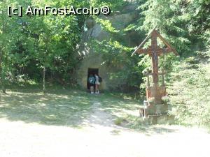 [P05] Ansamblul rupestru Aluniș - Chilie săpată în stâncă. » foto by iulianic
 - 
<span class="allrVoted glyphicon glyphicon-heart hidden" id="av1315374"></span>
<a class="m-l-10 hidden" id="sv1315374" onclick="voting_Foto_DelVot(,1315374,27078)" role="button">șterge vot <span class="glyphicon glyphicon-remove"></span></a>
<a id="v91315374" class=" c-red"  onclick="voting_Foto_SetVot(1315374)" role="button"><span class="glyphicon glyphicon-heart-empty"></span> <b>LIKE</b> = Votează poza</a> <img class="hidden"  id="f1315374W9" src="/imagini/loader.gif" border="0" /><span class="AjErrMes hidden" id="e1315374ErM"></span>