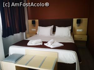 [P03] Zona de dormit (se observă suportul de bagaje și taburetul puse fix în drum) » foto by crismis
 - 
<span class="allrVoted glyphicon glyphicon-heart hidden" id="av1259315"></span>
<a class="m-l-10 hidden" id="sv1259315" onclick="voting_Foto_DelVot(,1259315,27115)" role="button">șterge vot <span class="glyphicon glyphicon-remove"></span></a>
<a id="v91259315" class=" c-red"  onclick="voting_Foto_SetVot(1259315)" role="button"><span class="glyphicon glyphicon-heart-empty"></span> <b>LIKE</b> = Votează poza</a> <img class="hidden"  id="f1259315W9" src="/imagini/loader.gif" border="0" /><span class="AjErrMes hidden" id="e1259315ErM"></span>