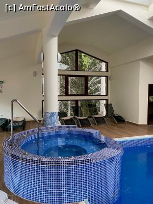 [P19] Jacuzzi-ul: are butoane de unde se pot porni jeturile si luminile dupa dorinta » foto by Trank
 - 
<span class="allrVoted glyphicon glyphicon-heart hidden" id="av1261391"></span>
<a class="m-l-10 hidden" id="sv1261391" onclick="voting_Foto_DelVot(,1261391,27137)" role="button">șterge vot <span class="glyphicon glyphicon-remove"></span></a>
<a id="v91261391" class=" c-red"  onclick="voting_Foto_SetVot(1261391)" role="button"><span class="glyphicon glyphicon-heart-empty"></span> <b>LIKE</b> = Votează poza</a> <img class="hidden"  id="f1261391W9" src="/imagini/loader.gif" border="0" /><span class="AjErrMes hidden" id="e1261391ErM"></span>