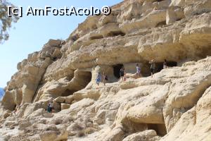 [P21] Creta, Matala, Grotele, Nivelul 3 cu multe grote și mulți turiști » foto by mprofeanu
 - 
<span class="allrVoted glyphicon glyphicon-heart hidden" id="av1277580"></span>
<a class="m-l-10 hidden" id="sv1277580" onclick="voting_Foto_DelVot(,1277580,27185)" role="button">șterge vot <span class="glyphicon glyphicon-remove"></span></a>
<a id="v91277580" class=" c-red"  onclick="voting_Foto_SetVot(1277580)" role="button"><span class="glyphicon glyphicon-heart-empty"></span> <b>LIKE</b> = Votează poza</a> <img class="hidden"  id="f1277580W9" src="/imagini/loader.gif" border="0" /><span class="AjErrMes hidden" id="e1277580ErM"></span>