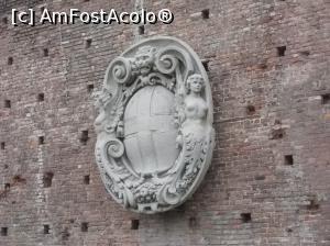 [P06] Stema orașului Milano aflată pe zidul spre Corte dell Armi. » foto by mihaelavoicu
 - 
<span class="allrVoted glyphicon glyphicon-heart hidden" id="av1266425"></span>
<a class="m-l-10 hidden" id="sv1266425" onclick="voting_Foto_DelVot(,1266425,27191)" role="button">șterge vot <span class="glyphicon glyphicon-remove"></span></a>
<a id="v91266425" class=" c-red"  onclick="voting_Foto_SetVot(1266425)" role="button"><span class="glyphicon glyphicon-heart-empty"></span> <b>LIKE</b> = Votează poza</a> <img class="hidden"  id="f1266425W9" src="/imagini/loader.gif" border="0" /><span class="AjErrMes hidden" id="e1266425ErM"></span>