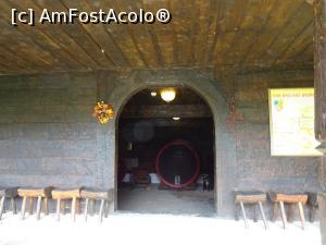 [P06] Intrarea în crama propriu-zisă (deasupra portalului ușii e inscripționat anul construirii: 1777).  » foto by tata123 🔱
 - 
<span class="allrVoted glyphicon glyphicon-heart hidden" id="av917359"></span>
<a class="m-l-10 hidden" id="sv917359" onclick="voting_Foto_DelVot(,917359,27219)" role="button">șterge vot <span class="glyphicon glyphicon-remove"></span></a>
<a id="v9917359" class=" c-red"  onclick="voting_Foto_SetVot(917359)" role="button"><span class="glyphicon glyphicon-heart-empty"></span> <b>LIKE</b> = Votează poza</a> <img class="hidden"  id="f917359W9" src="/imagini/loader.gif" border="0" /><span class="AjErrMes hidden" id="e917359ErM"></span>