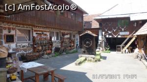 [P04] Curtea casei » foto by ungureanica
 - 
<span class="allrVoted glyphicon glyphicon-heart hidden" id="av909089"></span>
<a class="m-l-10 hidden" id="sv909089" onclick="voting_Foto_DelVot(,909089,27253)" role="button">șterge vot <span class="glyphicon glyphicon-remove"></span></a>
<a id="v9909089" class=" c-red"  onclick="voting_Foto_SetVot(909089)" role="button"><span class="glyphicon glyphicon-heart-empty"></span> <b>LIKE</b> = Votează poza</a> <img class="hidden"  id="f909089W9" src="/imagini/loader.gif" border="0" /><span class="AjErrMes hidden" id="e909089ErM"></span>