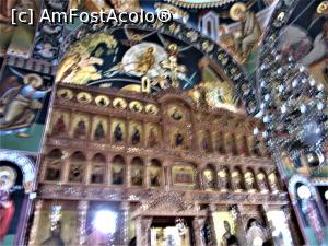 [P12] Iconostasul bisericii nănăstirii Parepa » foto by Michi
 - 
<span class="allrVoted glyphicon glyphicon-heart hidden" id="av1342304"></span>
<a class="m-l-10 hidden" id="sv1342304" onclick="voting_Foto_DelVot(,1342304,27275)" role="button">șterge vot <span class="glyphicon glyphicon-remove"></span></a>
<a id="v91342304" class=" c-red"  onclick="voting_Foto_SetVot(1342304)" role="button"><span class="glyphicon glyphicon-heart-empty"></span> <b>LIKE</b> = Votează poza</a> <img class="hidden"  id="f1342304W9" src="/imagini/loader.gif" border="0" /><span class="AjErrMes hidden" id="e1342304ErM"></span>