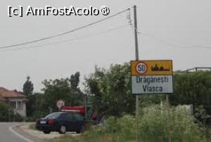 [P01] Intrarea în comuna Drăgăneşti Vşasca, 65km de Bucureşti » foto by Michi
 - 
<span class="allrVoted glyphicon glyphicon-heart hidden" id="av1427014"></span>
<a class="m-l-10 hidden" id="sv1427014" onclick="voting_Foto_DelVot(,1427014,27275)" role="button">șterge vot <span class="glyphicon glyphicon-remove"></span></a>
<a id="v91427014" class=" c-red"  onclick="voting_Foto_SetVot(1427014)" role="button"><span class="glyphicon glyphicon-heart-empty"></span> <b>LIKE</b> = Votează poza</a> <img class="hidden"  id="f1427014W9" src="/imagini/loader.gif" border="0" /><span class="AjErrMes hidden" id="e1427014ErM"></span>