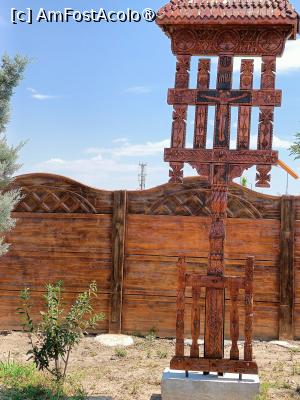 [P18] Troiță la intrare spre mănăstire. » foto by tata123 🔱
 - 
<span class="allrVoted glyphicon glyphicon-heart hidden" id="av1511906"></span>
<a class="m-l-10 hidden" id="sv1511906" onclick="voting_Foto_DelVot(,1511906,27275)" role="button">șterge vot <span class="glyphicon glyphicon-remove"></span></a>
<a id="v91511906" class=" c-red"  onclick="voting_Foto_SetVot(1511906)" role="button"><span class="glyphicon glyphicon-heart-empty"></span> <b>LIKE</b> = Votează poza</a> <img class="hidden"  id="f1511906W9" src="/imagini/loader.gif" border="0" /><span class="AjErrMes hidden" id="e1511906ErM"></span>