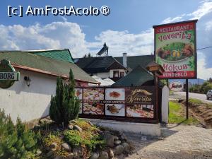 [P01] Restaurant Veverița - intrare » foto by crismis
 - 
<span class="allrVoted glyphicon glyphicon-heart hidden" id="av1391750"></span>
<a class="m-l-10 hidden" id="sv1391750" onclick="voting_Foto_DelVot(,1391750,27280)" role="button">șterge vot <span class="glyphicon glyphicon-remove"></span></a>
<a id="v91391750" class=" c-red"  onclick="voting_Foto_SetVot(1391750)" role="button"><span class="glyphicon glyphicon-heart-empty"></span> <b>LIKE</b> = Votează poza</a> <img class="hidden"  id="f1391750W9" src="/imagini/loader.gif" border="0" /><span class="AjErrMes hidden" id="e1391750ErM"></span>