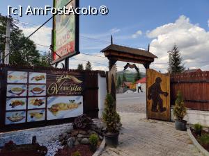 [P08] Restaurant Veverița - intrarea văzută de pe terasă » foto by crismis
 - 
<span class="allrVoted glyphicon glyphicon-heart hidden" id="av1391757"></span>
<a class="m-l-10 hidden" id="sv1391757" onclick="voting_Foto_DelVot(,1391757,27280)" role="button">șterge vot <span class="glyphicon glyphicon-remove"></span></a>
<a id="v91391757" class=" c-red"  onclick="voting_Foto_SetVot(1391757)" role="button"><span class="glyphicon glyphicon-heart-empty"></span> <b>LIKE</b> = Votează poza</a> <img class="hidden"  id="f1391757W9" src="/imagini/loader.gif" border="0" /><span class="AjErrMes hidden" id="e1391757ErM"></span>