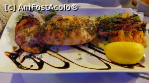 [P17] Taverna Trata - calamar umplut » foto by Carmen Ion
 - 
<span class="allrVoted glyphicon glyphicon-heart hidden" id="av1377924"></span>
<a class="m-l-10 hidden" id="sv1377924" onclick="voting_Foto_DelVot(,1377924,27299)" role="button">șterge vot <span class="glyphicon glyphicon-remove"></span></a>
<a id="v91377924" class=" c-red"  onclick="voting_Foto_SetVot(1377924)" role="button"><span class="glyphicon glyphicon-heart-empty"></span> <b>LIKE</b> = Votează poza</a> <img class="hidden"  id="f1377924W9" src="/imagini/loader.gif" border="0" /><span class="AjErrMes hidden" id="e1377924ErM"></span>