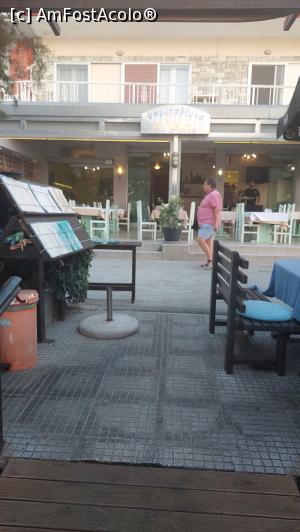 [P23] Taverna O Lakis » foto by Carmen Ion
 - 
<span class="allrVoted glyphicon glyphicon-heart hidden" id="av1377930"></span>
<a class="m-l-10 hidden" id="sv1377930" onclick="voting_Foto_DelVot(,1377930,27299)" role="button">șterge vot <span class="glyphicon glyphicon-remove"></span></a>
<a id="v91377930" class=" c-red"  onclick="voting_Foto_SetVot(1377930)" role="button"><span class="glyphicon glyphicon-heart-empty"></span> <b>LIKE</b> = Votează poza</a> <img class="hidden"  id="f1377930W9" src="/imagini/loader.gif" border="0" /><span class="AjErrMes hidden" id="e1377930ErM"></span>