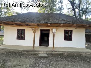 [P14] Casa din Călimănești. Asta e o localitate ce intră în componența orașului Mărășești » foto by Yersinia Pestis
 - 
<span class="allrVoted glyphicon glyphicon-heart hidden" id="av1501048"></span>
<a class="m-l-10 hidden" id="sv1501048" onclick="voting_Foto_DelVot(,1501048,27334)" role="button">șterge vot <span class="glyphicon glyphicon-remove"></span></a>
<a id="v91501048" class=" c-red"  onclick="voting_Foto_SetVot(1501048)" role="button"><span class="glyphicon glyphicon-heart-empty"></span> <b>LIKE</b> = Votează poza</a> <img class="hidden"  id="f1501048W9" src="/imagini/loader.gif" border="0" /><span class="AjErrMes hidden" id="e1501048ErM"></span>