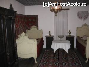 [P19] Dormitor la etaj în Hanul Odobești - Muzeul Satului Vrâncean - Crângul Petrești.  » foto by tata123 🔱
 - 
<span class="allrVoted glyphicon glyphicon-heart hidden" id="av702583"></span>
<a class="m-l-10 hidden" id="sv702583" onclick="voting_Foto_DelVot(,702583,27334)" role="button">șterge vot <span class="glyphicon glyphicon-remove"></span></a>
<a id="v9702583" class=" c-red"  onclick="voting_Foto_SetVot(702583)" role="button"><span class="glyphicon glyphicon-heart-empty"></span> <b>LIKE</b> = Votează poza</a> <img class="hidden"  id="f702583W9" src="/imagini/loader.gif" border="0" /><span class="AjErrMes hidden" id="e702583ErM"></span>
