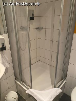 [P04] Cabina de dus » foto by Trank
 - 
<span class="allrVoted glyphicon glyphicon-heart hidden" id="av1282811"></span>
<a class="m-l-10 hidden" id="sv1282811" onclick="voting_Foto_DelVot(,1282811,27368)" role="button">șterge vot <span class="glyphicon glyphicon-remove"></span></a>
<a id="v91282811" class=" c-red"  onclick="voting_Foto_SetVot(1282811)" role="button"><span class="glyphicon glyphicon-heart-empty"></span> <b>LIKE</b> = Votează poza</a> <img class="hidden"  id="f1282811W9" src="/imagini/loader.gif" border="0" /><span class="AjErrMes hidden" id="e1282811ErM"></span>