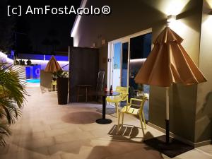 [P23] Zona noastră de relaxare și, pe fundal, o porțiune din piscină » foto by crismis
 - 
<span class="allrVoted glyphicon glyphicon-heart hidden" id="av1287001"></span>
<a class="m-l-10 hidden" id="sv1287001" onclick="voting_Foto_DelVot(,1287001,27393)" role="button">șterge vot <span class="glyphicon glyphicon-remove"></span></a>
<a id="v91287001" class=" c-red"  onclick="voting_Foto_SetVot(1287001)" role="button"><span class="glyphicon glyphicon-heart-empty"></span> <b>LIKE</b> = Votează poza</a> <img class="hidden"  id="f1287001W9" src="/imagini/loader.gif" border="0" /><span class="AjErrMes hidden" id="e1287001ErM"></span>