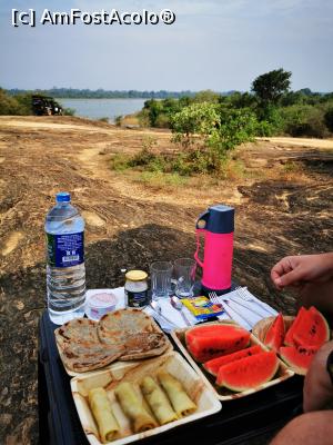 [P61] Mic dejun &icirc;n safari » foto by cata2106
 - 
<span class="allrVoted glyphicon glyphicon-heart hidden" id="av1287827"></span>
<a class="m-l-10 hidden" id="sv1287827" onclick="voting_Foto_DelVot(,1287827,27399)" role="button">șterge vot <span class="glyphicon glyphicon-remove"></span></a>
<a id="v91287827" class=" c-red"  onclick="voting_Foto_SetVot(1287827)" role="button"><span class="glyphicon glyphicon-heart-empty"></span> <b>LIKE</b> = Votează poza</a> <img class="hidden"  id="f1287827W9" src="/imagini/loader.gif" border="0" /><span class="AjErrMes hidden" id="e1287827ErM"></span>