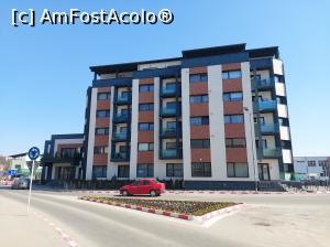 [P02] Clădirea nouă în care este hotelul văzută din intersecție. » foto by maryka
 - 
<span class="allrVoted glyphicon glyphicon-heart hidden" id="av1288421"></span>
<a class="m-l-10 hidden" id="sv1288421" onclick="voting_Foto_DelVot(,1288421,27405)" role="button">șterge vot <span class="glyphicon glyphicon-remove"></span></a>
<a id="v91288421" class=" c-red"  onclick="voting_Foto_SetVot(1288421)" role="button"><span class="glyphicon glyphicon-heart-empty"></span> <b>LIKE</b> = Votează poza</a> <img class="hidden"  id="f1288421W9" src="/imagini/loader.gif" border="0" /><span class="AjErrMes hidden" id="e1288421ErM"></span>