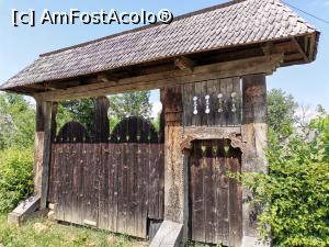 [P23] Poartă tradiționala » foto by donna77
 - 
<span class="allrVoted glyphicon glyphicon-heart hidden" id="av1313238"></span>
<a class="m-l-10 hidden" id="sv1313238" onclick="voting_Foto_DelVot(,1313238,27610)" role="button">șterge vot <span class="glyphicon glyphicon-remove"></span></a>
<a id="v91313238" class=" c-red"  onclick="voting_Foto_SetVot(1313238)" role="button"><span class="glyphicon glyphicon-heart-empty"></span> <b>LIKE</b> = Votează poza</a> <img class="hidden"  id="f1313238W9" src="/imagini/loader.gif" border="0" /><span class="AjErrMes hidden" id="e1313238ErM"></span>
