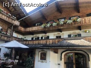 [P17] Stanglwirt - traditional » foto by mishu
 - 
<span class="allrVoted glyphicon glyphicon-heart hidden" id="av1316737"></span>
<a class="m-l-10 hidden" id="sv1316737" onclick="voting_Foto_DelVot(,1316737,27631)" role="button">șterge vot <span class="glyphicon glyphicon-remove"></span></a>
<a id="v91316737" class=" c-red"  onclick="voting_Foto_SetVot(1316737)" role="button"><span class="glyphicon glyphicon-heart-empty"></span> <b>LIKE</b> = Votează poza</a> <img class="hidden"  id="f1316737W9" src="/imagini/loader.gif" border="0" /><span class="AjErrMes hidden" id="e1316737ErM"></span>