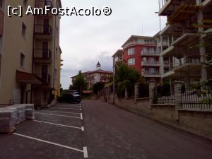 [P19] Parcarea noastra. Masina mea era in spatele celei din poza. » foto by Yoda
 - 
<span class="allrVoted glyphicon glyphicon-heart hidden" id="av1318142"></span>
<a class="m-l-10 hidden" id="sv1318142" onclick="voting_Foto_DelVot(,1318142,27647)" role="button">șterge vot <span class="glyphicon glyphicon-remove"></span></a>
<a id="v91318142" class=" c-red"  onclick="voting_Foto_SetVot(1318142)" role="button"><span class="glyphicon glyphicon-heart-empty"></span> <b>LIKE</b> = Votează poza</a> <img class="hidden"  id="f1318142W9" src="/imagini/loader.gif" border="0" /><span class="AjErrMes hidden" id="e1318142ErM"></span>