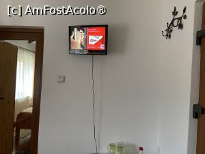 [P29] Pensiunea Melania Chiojdu - televizorul mititel » foto by nicole33
 - 
<span class="allrVoted glyphicon glyphicon-heart hidden" id="av1511494"></span>
<a class="m-l-10 hidden" id="sv1511494" onclick="voting_Foto_DelVot(,1511494,27780)" role="button">șterge vot <span class="glyphicon glyphicon-remove"></span></a>
<a id="v91511494" class=" c-red"  onclick="voting_Foto_SetVot(1511494)" role="button"><span class="glyphicon glyphicon-heart-empty"></span> <b>LIKE</b> = Votează poza</a> <img class="hidden"  id="f1511494W9" src="/imagini/loader.gif" border="0" /><span class="AjErrMes hidden" id="e1511494ErM"></span>