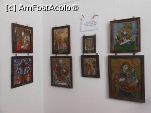 [P13 <small>[MAR-2024]</small>] Sibiel - Muzeul de icoane pe sticlă. » foto by iulianic
 - 
<span class="allrVoted glyphicon glyphicon-heart hidden" id="av1419924"></span>
<a class="m-l-10 hidden" id="sv1419924" onclick="voting_Foto_DelVot(,1419924,27800)" role="button">șterge vot <span class="glyphicon glyphicon-remove"></span></a>
<a id="v91419924" class=" c-red"  onclick="voting_Foto_SetVot(1419924)" role="button"><span class="glyphicon glyphicon-heart-empty"></span> <b>LIKE</b> = Votează poza</a> <img class="hidden"  id="f1419924W9" src="/imagini/loader.gif" border="0" /><span class="AjErrMes hidden" id="e1419924ErM"></span>