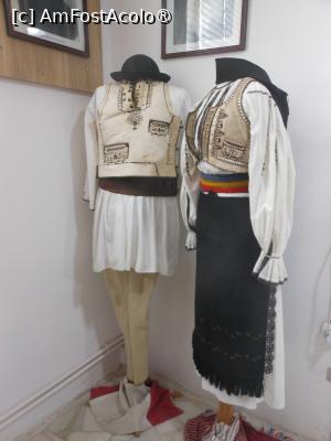 [P19 <small>[MAR-2024]</small>] Sibiel - Muzeul de icoane pe sticlă. » foto by iulianic
 - 
<span class="allrVoted glyphicon glyphicon-heart hidden" id="av1419930"></span>
<a class="m-l-10 hidden" id="sv1419930" onclick="voting_Foto_DelVot(,1419930,27800)" role="button">șterge vot <span class="glyphicon glyphicon-remove"></span></a>
<a id="v91419930" class=" c-red"  onclick="voting_Foto_SetVot(1419930)" role="button"><span class="glyphicon glyphicon-heart-empty"></span> <b>LIKE</b> = Votează poza</a> <img class="hidden"  id="f1419930W9" src="/imagini/loader.gif" border="0" /><span class="AjErrMes hidden" id="e1419930ErM"></span>