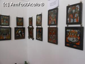 [P04 <small>[MAR-2024]</small>] Sibiel - Muzeul de icoane pe sticlă. » foto by iulianic
 - 
<span class="allrVoted glyphicon glyphicon-heart hidden" id="av1419915"></span>
<a class="m-l-10 hidden" id="sv1419915" onclick="voting_Foto_DelVot(,1419915,27800)" role="button">șterge vot <span class="glyphicon glyphicon-remove"></span></a>
<a id="v91419915" class=" c-red"  onclick="voting_Foto_SetVot(1419915)" role="button"><span class="glyphicon glyphicon-heart-empty"></span> <b>LIKE</b> = Votează poza</a> <img class="hidden"  id="f1419915W9" src="/imagini/loader.gif" border="0" /><span class="AjErrMes hidden" id="e1419915ErM"></span>