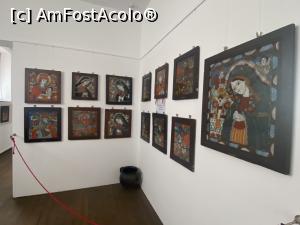 [P51] Muzeul icoanelor pe sticla - exponate » foto by mishu
 - 
<span class="allrVoted glyphicon glyphicon-heart hidden" id="av1339215"></span>
<a class="m-l-10 hidden" id="sv1339215" onclick="voting_Foto_DelVot(,1339215,27800)" role="button">șterge vot <span class="glyphicon glyphicon-remove"></span></a>
<a id="v91339215" class=" c-red"  onclick="voting_Foto_SetVot(1339215)" role="button"><span class="glyphicon glyphicon-heart-empty"></span> <b>LIKE</b> = Votează poza</a> <img class="hidden"  id="f1339215W9" src="/imagini/loader.gif" border="0" /><span class="AjErrMes hidden" id="e1339215ErM"></span>