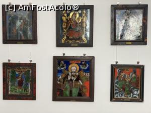 [P73] Muzeul icoanelor pe sticla - exponate » foto by mishu
 - 
<span class="allrVoted glyphicon glyphicon-heart hidden" id="av1339237"></span>
<a class="m-l-10 hidden" id="sv1339237" onclick="voting_Foto_DelVot(,1339237,27800)" role="button">șterge vot <span class="glyphicon glyphicon-remove"></span></a>
<a id="v91339237" class=" c-red"  onclick="voting_Foto_SetVot(1339237)" role="button"><span class="glyphicon glyphicon-heart-empty"></span> <b>LIKE</b> = Votează poza</a> <img class="hidden"  id="f1339237W9" src="/imagini/loader.gif" border="0" /><span class="AjErrMes hidden" id="e1339237ErM"></span>