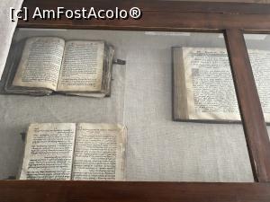 [P79] Muzeul icoanelor pe sticla - carti vechi » foto by mishu
 - 
<span class="allrVoted glyphicon glyphicon-heart hidden" id="av1339243"></span>
<a class="m-l-10 hidden" id="sv1339243" onclick="voting_Foto_DelVot(,1339243,27800)" role="button">șterge vot <span class="glyphicon glyphicon-remove"></span></a>
<a id="v91339243" class=" c-red"  onclick="voting_Foto_SetVot(1339243)" role="button"><span class="glyphicon glyphicon-heart-empty"></span> <b>LIKE</b> = Votează poza</a> <img class="hidden"  id="f1339243W9" src="/imagini/loader.gif" border="0" /><span class="AjErrMes hidden" id="e1339243ErM"></span>