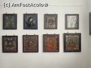 [P82] Muzeul icoanelor pe sticla - exponate » foto by mishu
 - 
<span class="allrVoted glyphicon glyphicon-heart hidden" id="av1339246"></span>
<a class="m-l-10 hidden" id="sv1339246" onclick="voting_Foto_DelVot(,1339246,27800)" role="button">șterge vot <span class="glyphicon glyphicon-remove"></span></a>
<a id="v91339246" class=" c-red"  onclick="voting_Foto_SetVot(1339246)" role="button"><span class="glyphicon glyphicon-heart-empty"></span> <b>LIKE</b> = Votează poza</a> <img class="hidden"  id="f1339246W9" src="/imagini/loader.gif" border="0" /><span class="AjErrMes hidden" id="e1339246ErM"></span>