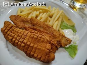 [P04] Bistro Strand; fish&chips, varianta croată » foto by crismis
 - 
<span class="allrVoted glyphicon glyphicon-heart hidden" id="av1339344"></span>
<a class="m-l-10 hidden" id="sv1339344" onclick="voting_Foto_DelVot(,1339344,27801)" role="button">șterge vot <span class="glyphicon glyphicon-remove"></span></a>
<a id="v91339344" class=" c-red"  onclick="voting_Foto_SetVot(1339344)" role="button"><span class="glyphicon glyphicon-heart-empty"></span> <b>LIKE</b> = Votează poza</a> <img class="hidden"  id="f1339344W9" src="/imagini/loader.gif" border="0" /><span class="AjErrMes hidden" id="e1339344ErM"></span>
