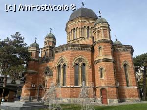 [P20] Targul de Craciun Craiova. Biserica SF.Ilie, ziua. » foto by Floria
 - 
<span class="allrVoted glyphicon glyphicon-heart hidden" id="av1402962"></span>
<a class="m-l-10 hidden" id="sv1402962" onclick="voting_Foto_DelVot(,1402962,27805)" role="button">șterge vot <span class="glyphicon glyphicon-remove"></span></a>
<a id="v91402962" class=" c-red"  onclick="voting_Foto_SetVot(1402962)" role="button"><span class="glyphicon glyphicon-heart-empty"></span> <b>LIKE</b> = Votează poza</a> <img class="hidden"  id="f1402962W9" src="/imagini/loader.gif" border="0" /><span class="AjErrMes hidden" id="e1402962ErM"></span>