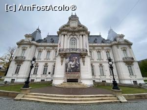 [P37] Targul de Craciun Craiova. Palatul Jean Mihail. » foto by Floria
 - 
<span class="allrVoted glyphicon glyphicon-heart hidden" id="av1403011"></span>
<a class="m-l-10 hidden" id="sv1403011" onclick="voting_Foto_DelVot(,1403011,27805)" role="button">șterge vot <span class="glyphicon glyphicon-remove"></span></a>
<a id="v91403011" class=" c-red"  onclick="voting_Foto_SetVot(1403011)" role="button"><span class="glyphicon glyphicon-heart-empty"></span> <b>LIKE</b> = Votează poza</a> <img class="hidden"  id="f1403011W9" src="/imagini/loader.gif" border="0" /><span class="AjErrMes hidden" id="e1403011ErM"></span>