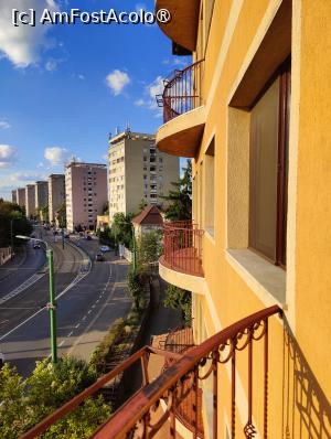 [P12] Hotel Coandi; vedere din camera noastră » foto by crismis
 - 
<span class="allrVoted glyphicon glyphicon-heart hidden" id="av1502736"></span>
<a class="m-l-10 hidden" id="sv1502736" onclick="voting_Foto_DelVot(,1502736,27815)" role="button">șterge vot <span class="glyphicon glyphicon-remove"></span></a>
<a id="v91502736" class=" c-red"  onclick="voting_Foto_SetVot(1502736)" role="button"><span class="glyphicon glyphicon-heart-empty"></span> <b>LIKE</b> = Votează poza</a> <img class="hidden"  id="f1502736W9" src="/imagini/loader.gif" border="0" /><span class="AjErrMes hidden" id="e1502736ErM"></span>