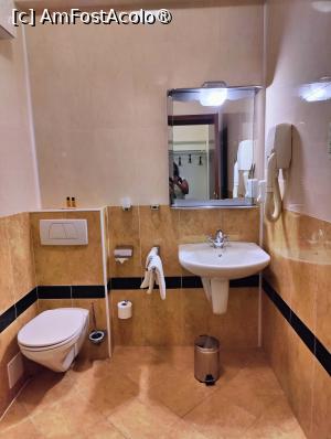 [P14] Hotel Coandi; camera noastră » foto by crismis
 - 
<span class="allrVoted glyphicon glyphicon-heart hidden" id="av1502738"></span>
<a class="m-l-10 hidden" id="sv1502738" onclick="voting_Foto_DelVot(,1502738,27815)" role="button">șterge vot <span class="glyphicon glyphicon-remove"></span></a>
<a id="v91502738" class=" c-red"  onclick="voting_Foto_SetVot(1502738)" role="button"><span class="glyphicon glyphicon-heart-empty"></span> <b>LIKE</b> = Votează poza</a> <img class="hidden"  id="f1502738W9" src="/imagini/loader.gif" border="0" /><span class="AjErrMes hidden" id="e1502738ErM"></span>