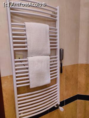 [P16] Hotel Coandi; camera noastră » foto by crismis
 - 
<span class="allrVoted glyphicon glyphicon-heart hidden" id="av1502740"></span>
<a class="m-l-10 hidden" id="sv1502740" onclick="voting_Foto_DelVot(,1502740,27815)" role="button">șterge vot <span class="glyphicon glyphicon-remove"></span></a>
<a id="v91502740" class=" c-red"  onclick="voting_Foto_SetVot(1502740)" role="button"><span class="glyphicon glyphicon-heart-empty"></span> <b>LIKE</b> = Votează poza</a> <img class="hidden"  id="f1502740W9" src="/imagini/loader.gif" border="0" /><span class="AjErrMes hidden" id="e1502740ErM"></span>