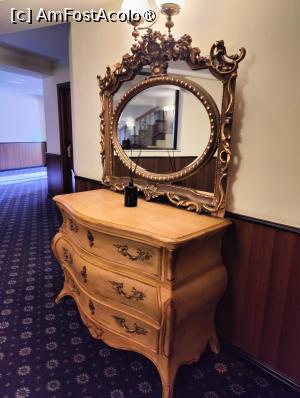 [P20] Hotel Coandi; pe holul comun » foto by crismis
 - 
<span class="allrVoted glyphicon glyphicon-heart hidden" id="av1502743"></span>
<a class="m-l-10 hidden" id="sv1502743" onclick="voting_Foto_DelVot(,1502743,27815)" role="button">șterge vot <span class="glyphicon glyphicon-remove"></span></a>
<a id="v91502743" class=" c-red"  onclick="voting_Foto_SetVot(1502743)" role="button"><span class="glyphicon glyphicon-heart-empty"></span> <b>LIKE</b> = Votează poza</a> <img class="hidden"  id="f1502743W9" src="/imagini/loader.gif" border="0" /><span class="AjErrMes hidden" id="e1502743ErM"></span>