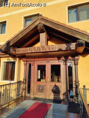 [P26] Hotel Coandi; intrarea » foto by crismis
 - 
<span class="allrVoted glyphicon glyphicon-heart hidden" id="av1502749"></span>
<a class="m-l-10 hidden" id="sv1502749" onclick="voting_Foto_DelVot(,1502749,27815)" role="button">șterge vot <span class="glyphicon glyphicon-remove"></span></a>
<a id="v91502749" class=" c-red"  onclick="voting_Foto_SetVot(1502749)" role="button"><span class="glyphicon glyphicon-heart-empty"></span> <b>LIKE</b> = Votează poza</a> <img class="hidden"  id="f1502749W9" src="/imagini/loader.gif" border="0" /><span class="AjErrMes hidden" id="e1502749ErM"></span>