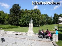 [P03] Craiova - Parcul Romanescu - bustul  din bronz a celului ce a data viata parcului » foto by Diaura*
 - 
<span class="allrVoted glyphicon glyphicon-heart hidden" id="av82842"></span>
<a class="m-l-10 hidden" id="sv82842" onclick="voting_Foto_DelVot(,82842,27821)" role="button">șterge vot <span class="glyphicon glyphicon-remove"></span></a>
<a id="v982842" class=" c-red"  onclick="voting_Foto_SetVot(82842)" role="button"><span class="glyphicon glyphicon-heart-empty"></span> <b>LIKE</b> = Votează poza</a> <img class="hidden"  id="f82842W9" src="/imagini/loader.gif" border="0" /><span class="AjErrMes hidden" id="e82842ErM"></span>