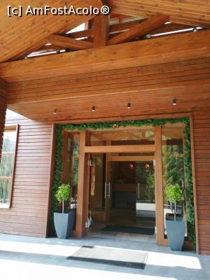 [P09] Intrare hotel » foto by MaraMura
 - 
<span class="allrVoted glyphicon glyphicon-heart hidden" id="av1343087"></span>
<a class="m-l-10 hidden" id="sv1343087" onclick="voting_Foto_DelVot(,1343087,27829)" role="button">șterge vot <span class="glyphicon glyphicon-remove"></span></a>
<a id="v91343087" class=" c-red"  onclick="voting_Foto_SetVot(1343087)" role="button"><span class="glyphicon glyphicon-heart-empty"></span> <b>LIKE</b> = Votează poza</a> <img class="hidden"  id="f1343087W9" src="/imagini/loader.gif" border="0" /><span class="AjErrMes hidden" id="e1343087ErM"></span>